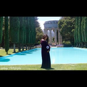 Super cute maternity dress